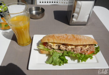 モンタルジで昼食のサンドイッチ
