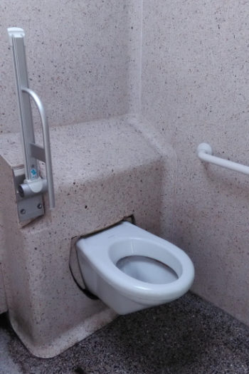 モンタルジの公衆トイレ